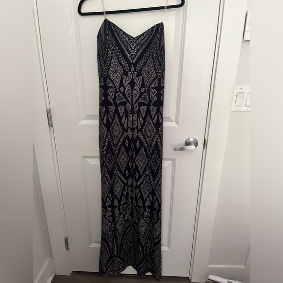 Gorgeous Sparkly Gown! - Picture 2 of 4